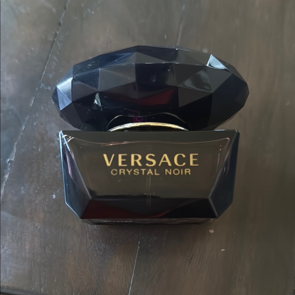 Versace Crystal Noir Perfume